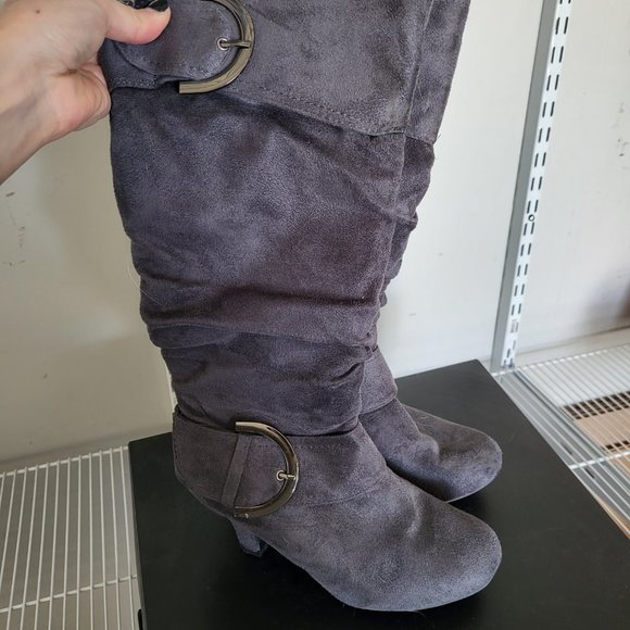 Boots - Picture 4 of 6